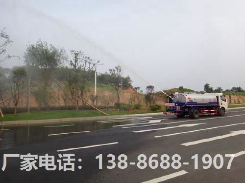 程力專用汽車股份有限公司 灑水車工作風(fēng)采與產(chǎn)品展示